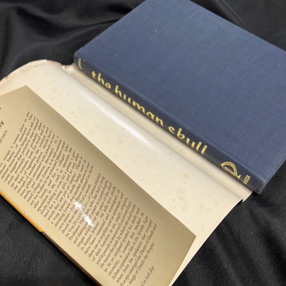 Vintage ‘The Human Skull…A Cultural Story’ HB/DJ~1966 - Picture 2 of 13